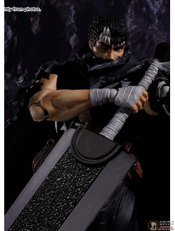 Фигурка Гатс Берсеркер (Guts Berserker Armor S.H.Figuarts)