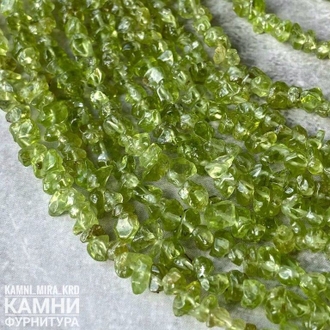 Хризолит крошка 3-4,1 мм, цена за нить 19 см (россыпь)