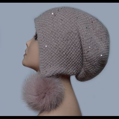 Розовая женская вязаная шапка ушанка с помпонами фото шапок Италии москва