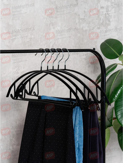 AM420B Вешалка металлическая прорезиненная с перекладиной и крючками цвет: черный