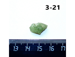 Хризолит натуральный (необр.) №3-21: 2,0г - 18*12*8мм