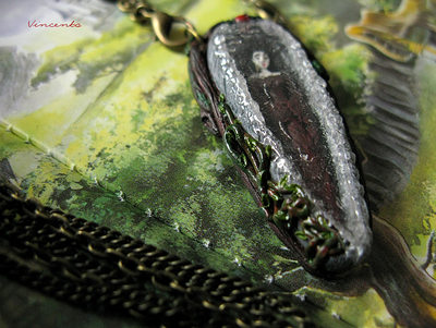 Белоснежка. Кулон по мотивам сказок братьев Гримм. Миниатюра из полимерной глины