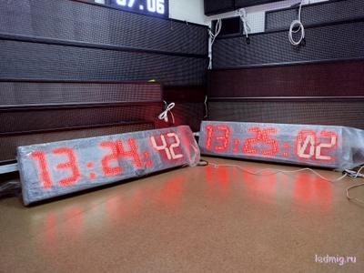 Уличные часы-[88:88:88]-370х1330мм