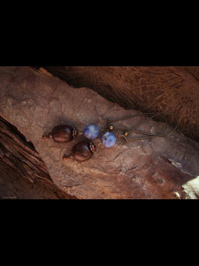 Бохо-серьги с содалитами и деревом &quot;Небо над каштанами&quot;