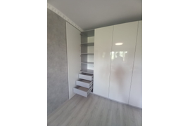 шкафы распашные