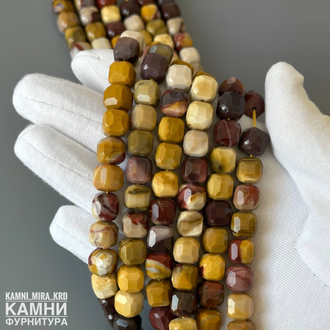 "Яшма мукаит" яшмоид ограненный куб 8,5-8,8 мм, цена за нить 19 см