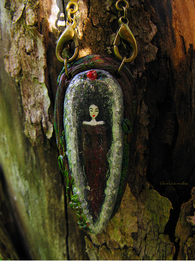 Сказочная подвеска &quot;Белоснежка&quot; по мотивам историй братьев Гримм