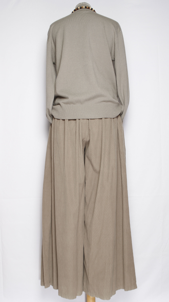 Брюки вельветовые"Палаццо защипы пояс" бежевые до 54