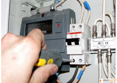 Замена пакетника в щитке подъезда в Москве ИВАНМАСТЕР