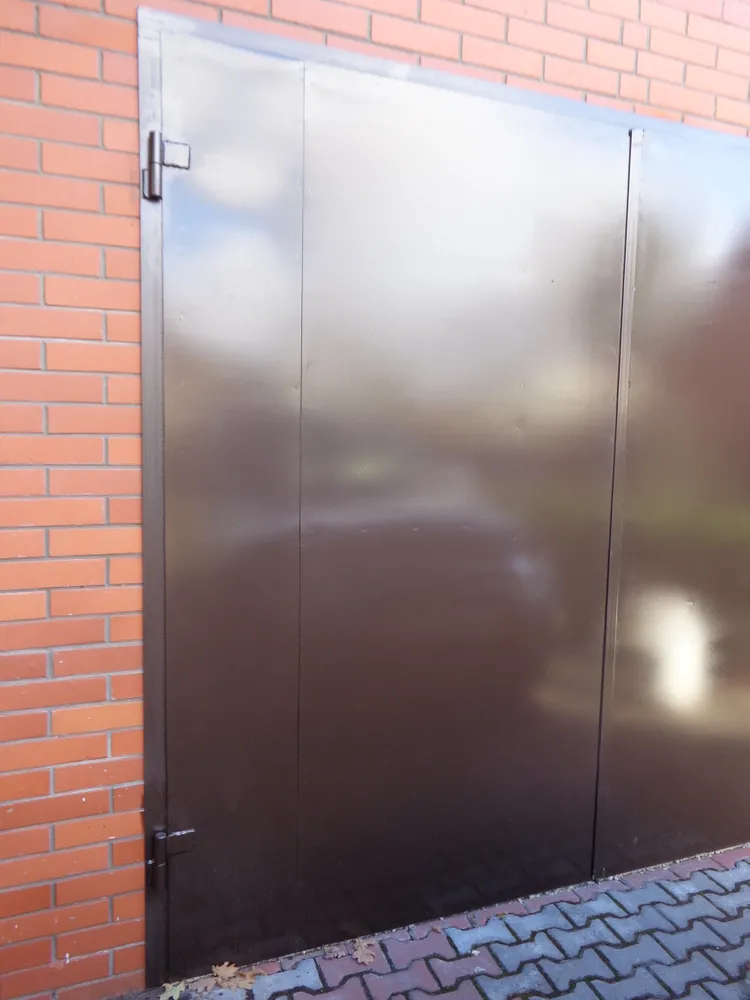 утепленные 2х листовые ворота, покраска молотковая эмаль