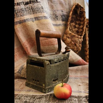 D0058 Натюрморт с утюгом