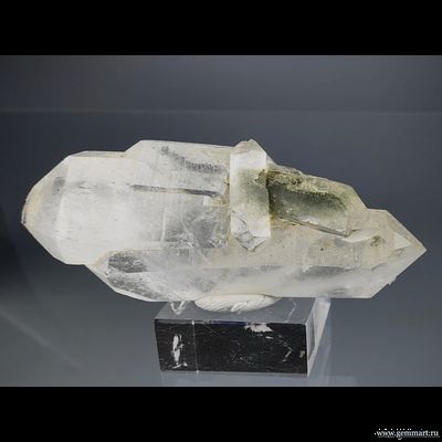 Горный хрусталь с включениями хлорита. Северная Осетия. 55*20*15мм