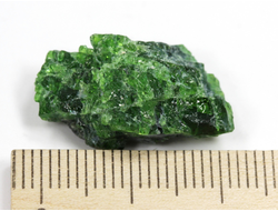 Хромдиопсид, необработанный "дикий" образец, Россия, Якутия (21*13*10 мм, 4,1 г) №28331