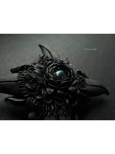 Готическая брошь "Цветок Ворона" по мотивам сериала "Рейвенсвуд"