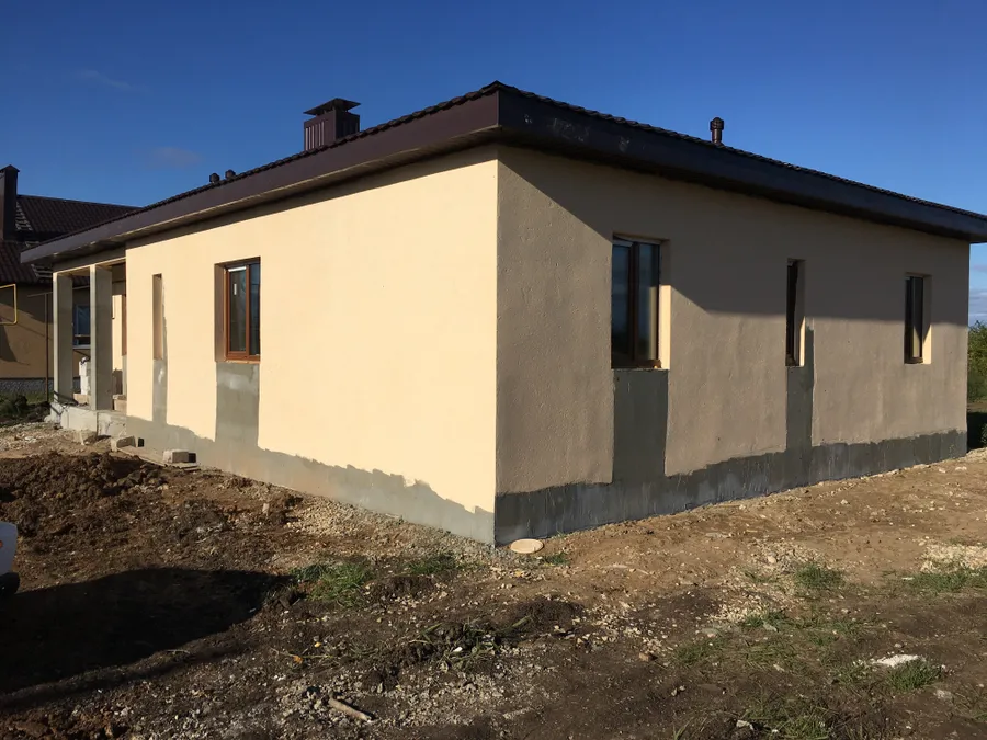 Декоративная штукатурка, готовый фасад под дикий камень