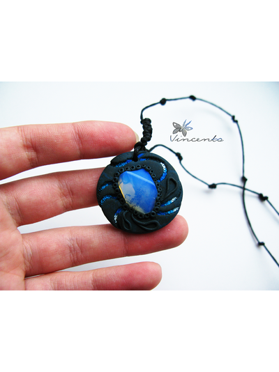 Сердце феникса. Украшение с лунным камнем