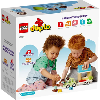 Конструктор LEGO DUPLO Семейный дом на колесах 10986