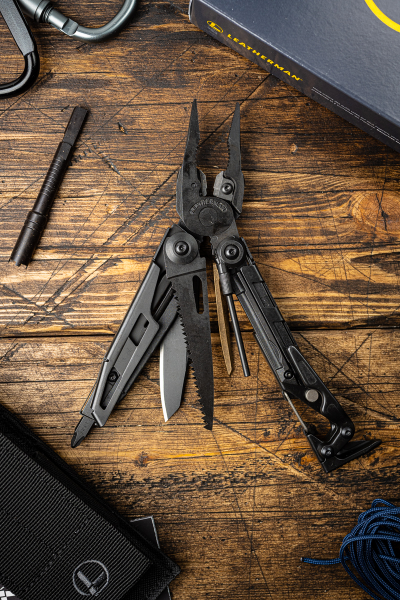 Leatherman MUT BLACK с чехлом MOLLE