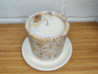 Ботаническая свеча из соевого воска с календулой, 1 шт., 7,5 x 7,5 см