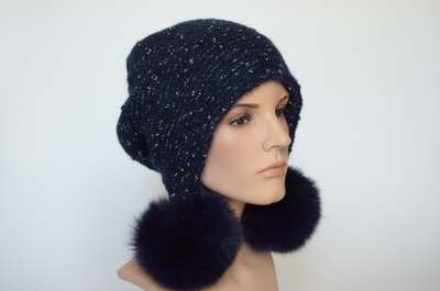 Женская синяя шапка с помпонами Вицио