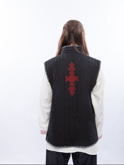 Жилетка "Родное тепло" черная