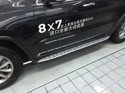 Пороги OEM на Jeep Grand Cherokee (2011-...)