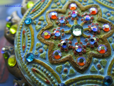 Персидское украшение - брошь-цветок "Теонанакатл" со стразами "Сваровски"