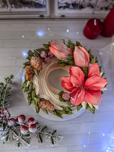 Новогодний венок из зефира ручной работы