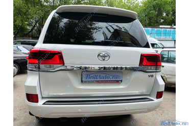 Рестайлинг Land Cruiser 200 из 2011 в 2021 год (классика, темные фары)