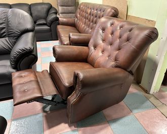 Новый Итальянский гарнитур: диван-кровать + кресло реклайнер. Стиль Chester. Натуральная винтажная кожа premium класса. Италия.