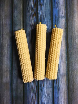 Свеча из  вощины,  цвет молочный