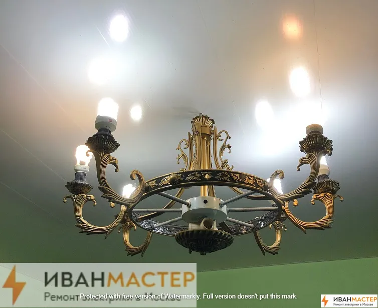 Установка люстры в частном доме