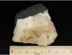 Стильбит, сросток кристаллов, Индия (60*50*43 мм, 155 г) №29850