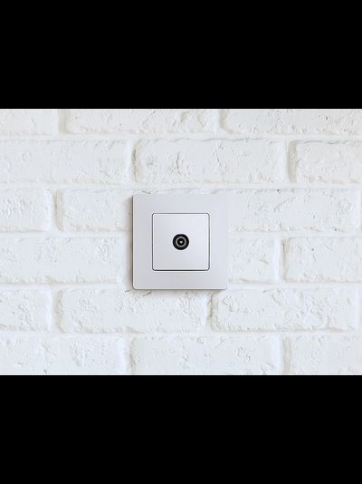 Розетки и выключатели Legrand ETIKA