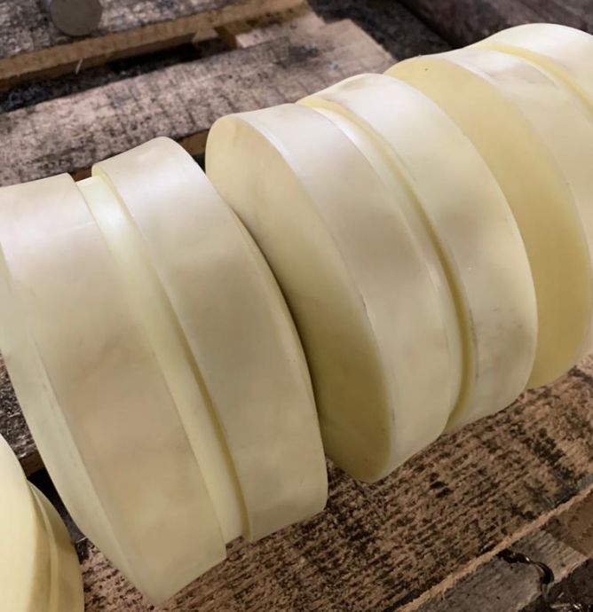 Ролик капролоновый 