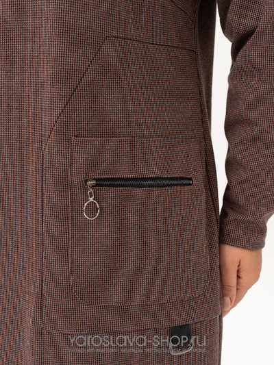 Трикотажное женское платье прямого кроя