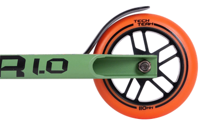 “Трюковой самокат Tech Team Duker 1.0 в стиле милитари.”