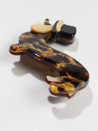 Брошь "Такса" коричневая акрил