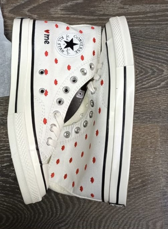 Converse Chuck 70 Embroidered Lips