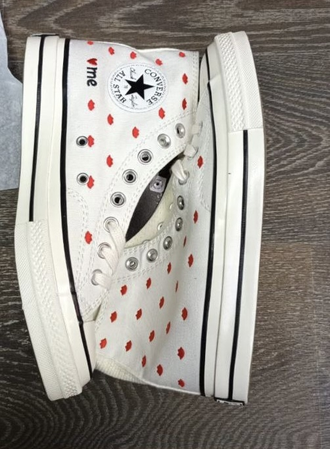 Кеды Converse Chuck 70 Embroidered Lips белые высокие