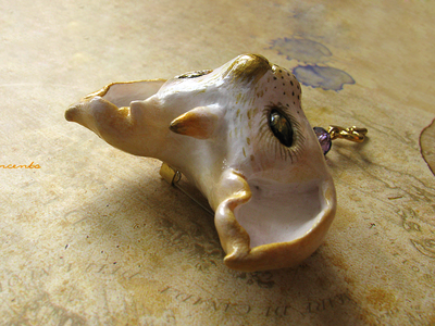 Брошь в виде кота-единорога "Белый КотоРог" из лёгкой термоглины