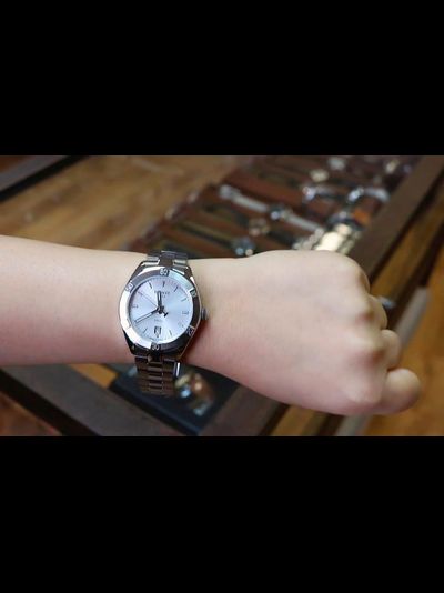 Швейцарские часы Tissot T101.910.11.031.00
