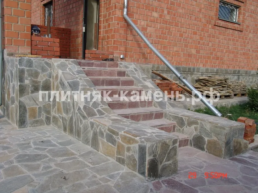 облицовка входной группы натуральным камнем
