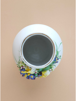 Вазочка с ирисами