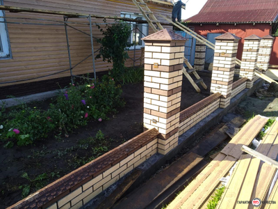 Парапеты полимерпесчаные (капельник) на 0.5 кирпича