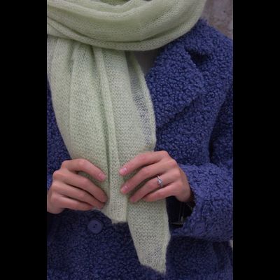 Мятная женская шапка с отворотом и стразами Vizio Италия 8007 CRY