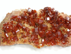 Ванадинит, кристаллы на породе, Марокко (75*37*22 мм, 68 г) №35890