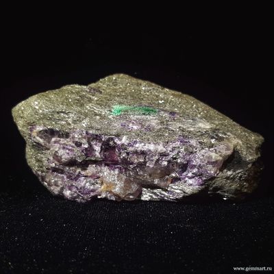 Берилл, флюорит в слюдите. Россия. 90*50*30мм