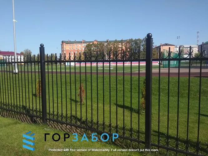 Сварное ограждение с элементами ковки с установкой