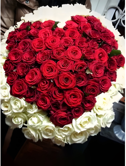 Сердце из 101 розы